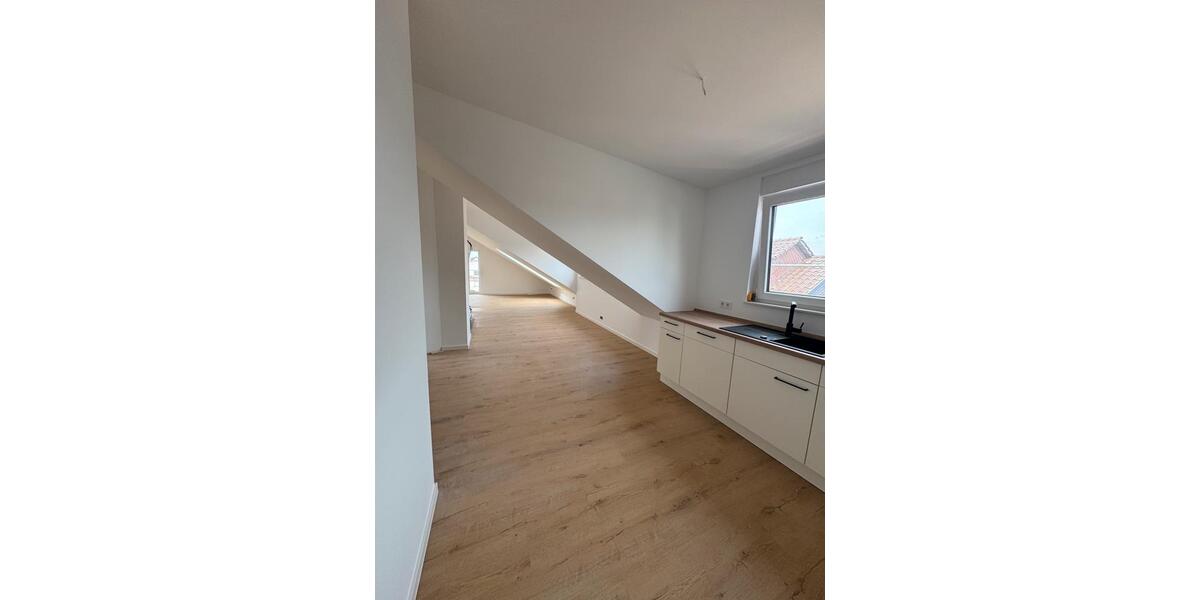 Dachgeschoßwohnung Büttelborn - 2.5 Zimmer, 72 m&sup2;, 1.150&euro; | Angebot:26413393