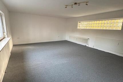 Idyllische 90 m² Wohnung in Hofheim mit Garten und 2 Stellpl zimmer