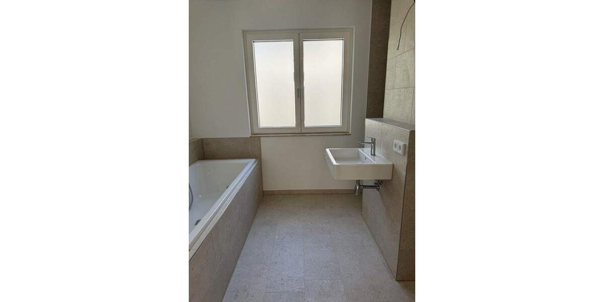 Etagenwohnung Dreieich Buchschlag - 3 Zimmer, 115 m&sup2;, 2.300&euro; | Angebot:25498544