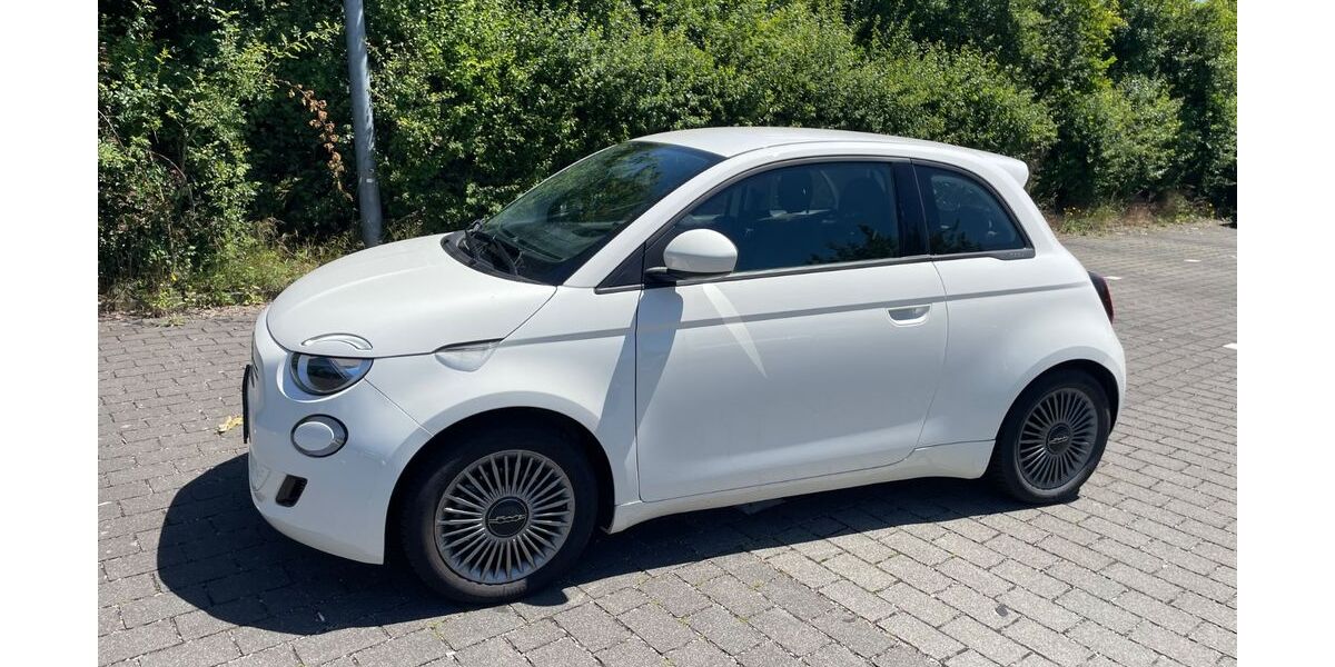 Fiat 500e 11.750 km 17.900 &euro; Frankfurt 60437