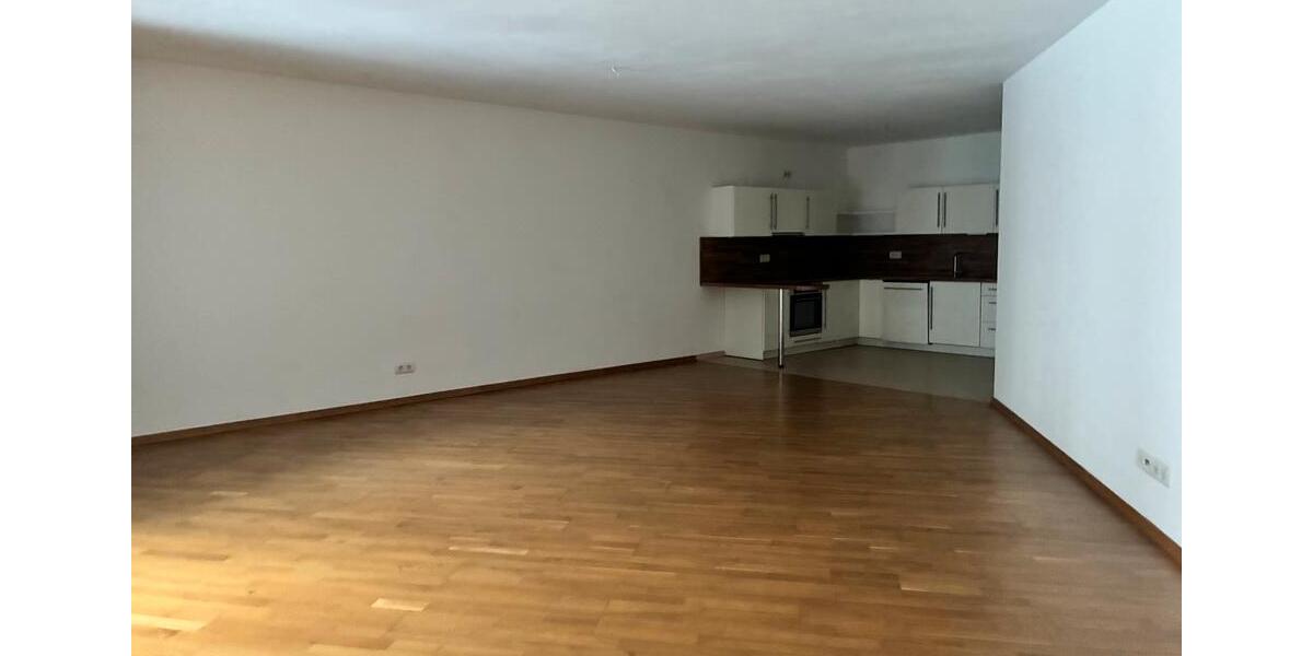 Etagenwohnung Frankfurt am Main Mitte-Nord - 2 Zimmer, 84 m&sup2;, 1.465&euro; | Angebot:24436008