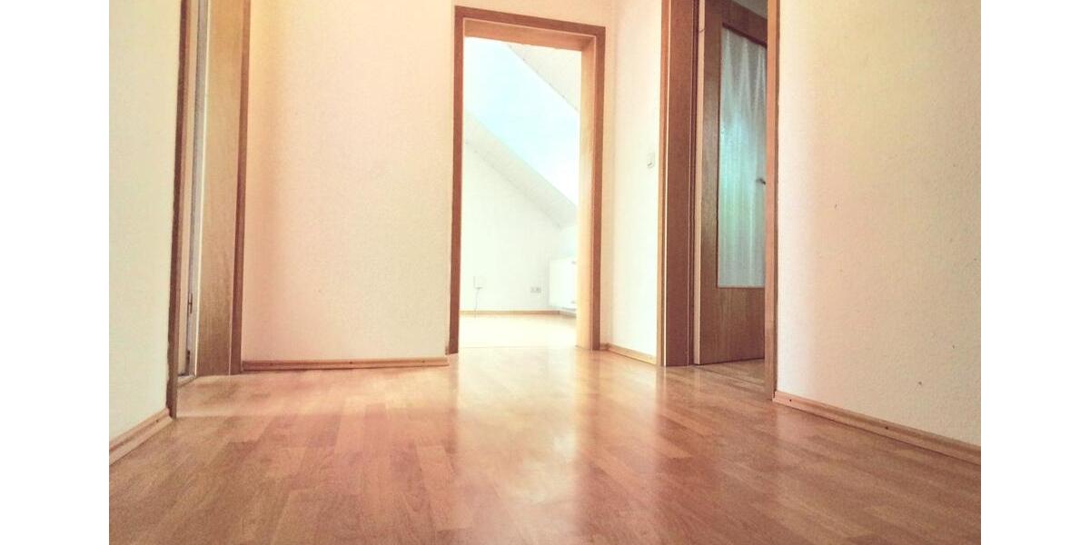 Dachgeschoßwohnung Niedernhausen - 3.5 Zimmer, 81 m&sup2;, 235.000&euro; | Angebot:24626402