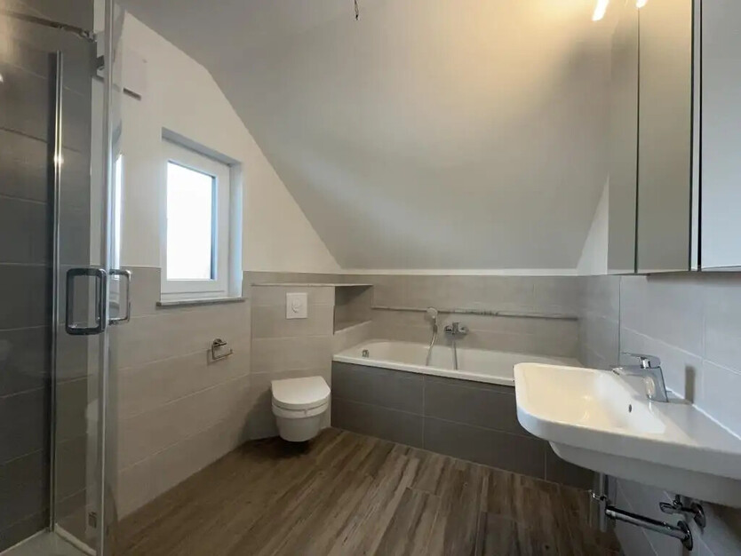 Hofheim: Kernsaniertes, exzellentes Zuhause für Generationen oder Top-Kapitalanlage 10 zimmer