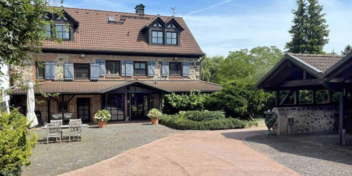 Einfamilienhaus Bruchköbel Oberissigheim - 8 Zimmer, 329 m&sup2;, 1.595.000&euro; | Angebot:25356349