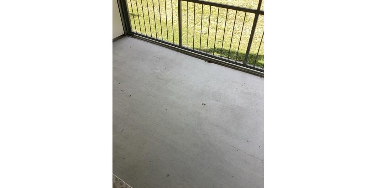 1-Zimmerwohnung mit Balkon und Einbauküche im Erdgeschoss 1 zimmer