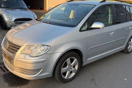 VW Touran 179.000 km 2.850 &euro; Hanau 63452