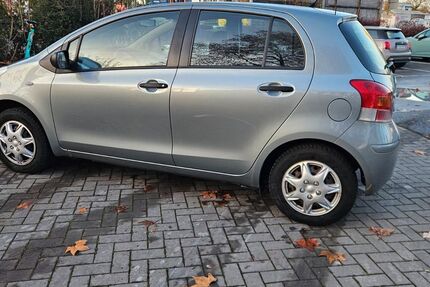 Toyota Yaris 111.000 km 3.990 &euro; Frankfurt amMain 60386