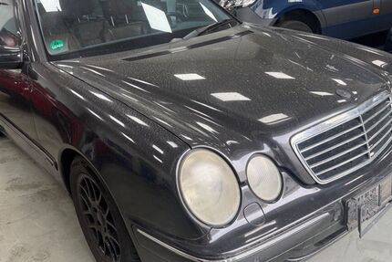 Mercedes-Benz E 320 562.184 km 2.490 &euro; Kelkheim 65779