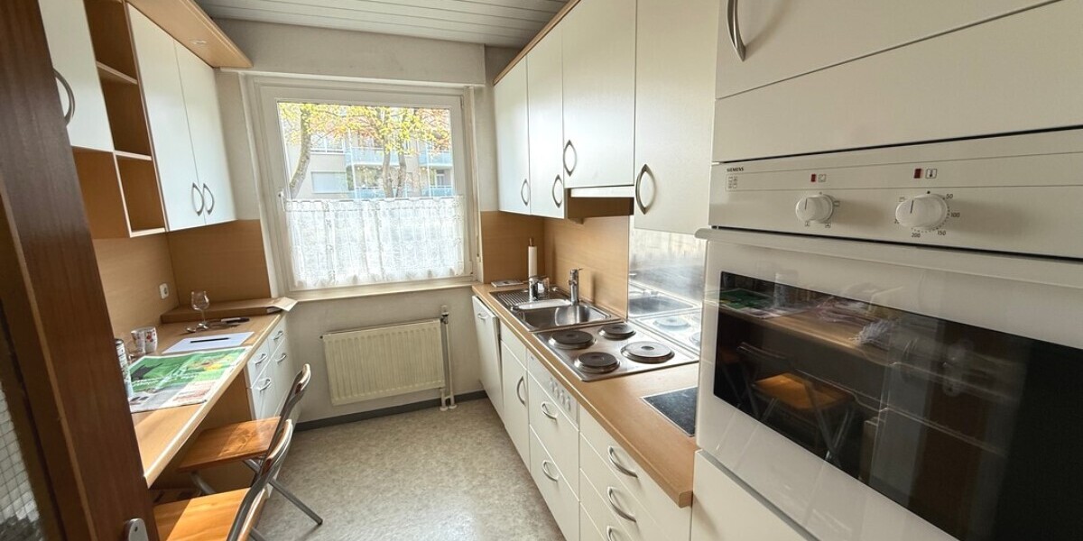 Schwalbach: Ruhig wohnen am Grüngürtel – Bungalow mit großem Garten und vielseitigem Raumangebot - Einfamilienhaus Schwalbach | Angebot:26534677