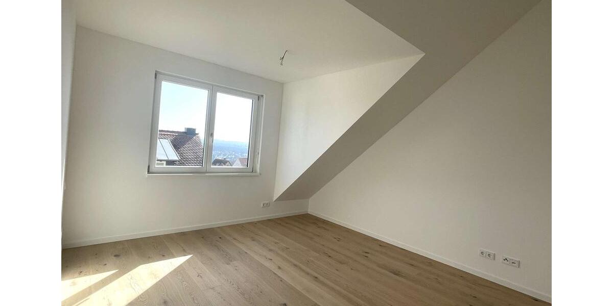 Dachgeschoßwohnung Frankfurt am Main Bergen-Enkheim - 3 Zimmer, 123 m&sup2;, 2.590&euro; | Angebot:25432461