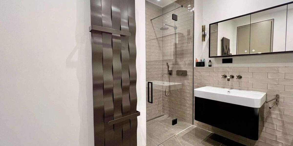 Ganz oben wohnen: Exklusive Designwohnung im 44. Stock des Grand Towers - Erstbezug! 2 zimmer