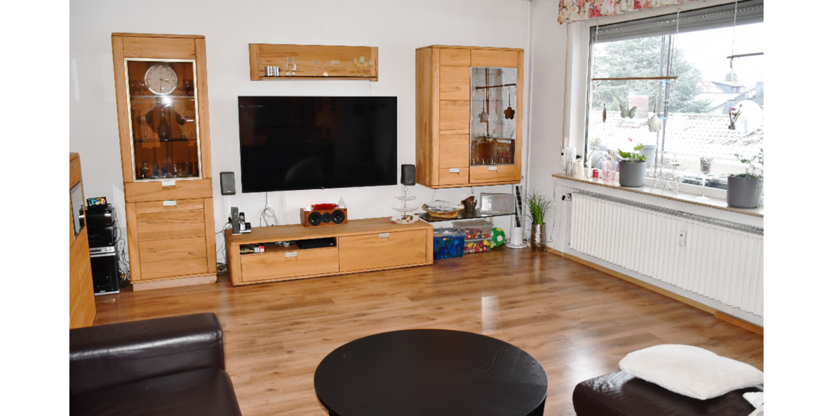 Freistehendes Zweifamilienhaus auf ca. 1.000 m² weiter bebaubarem Grundstück in Weiterstadt - Zweifamilienhaus Weiterstadt Weiterstadt | Angebot:24951017