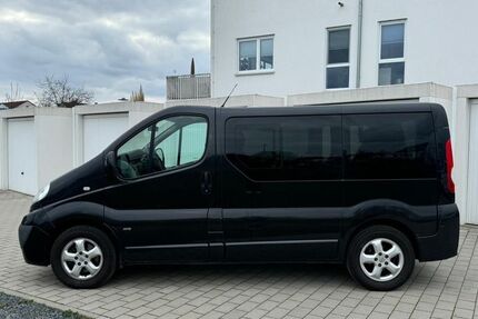 Opel Vivaro 122.000 km 17.900 &euro; Hochheim am Maim 65239