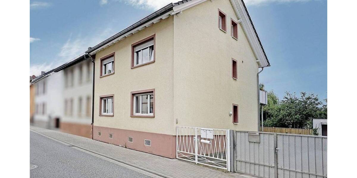 Hochwertiges, energieeffizientes und kernsaniertes Zweifamilienhaus! 6 zimmer