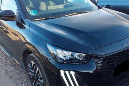 Peugeot 208 16.296 km 19.680 &euro; Rüsselsheim 65428