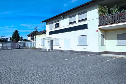 Gewerbefläche ca. 110 m² in Hanau-Lamboy (Möhnestraße) + 13 Stell zimmer