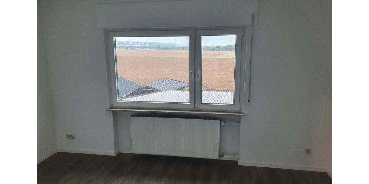 Etagenwohnung Flörsheim am Main - 3 Zimmer, 81 m&sup2;, 900&euro; | Angebot:26388737