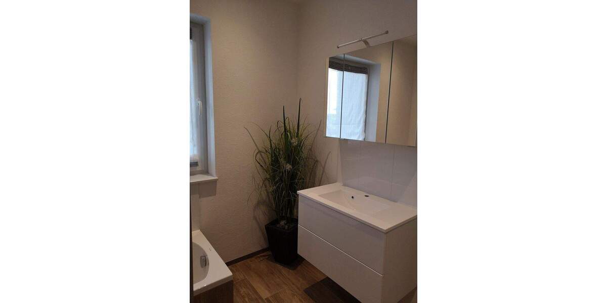 Doppelhaushälfte Langenselbold - 6 Zimmer, 140 m&sup2;, 2.100&euro; | Angebot:25777533