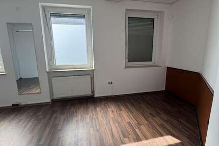 Büro in Groß-Zimmern 1.500 € 180 m² zimmer