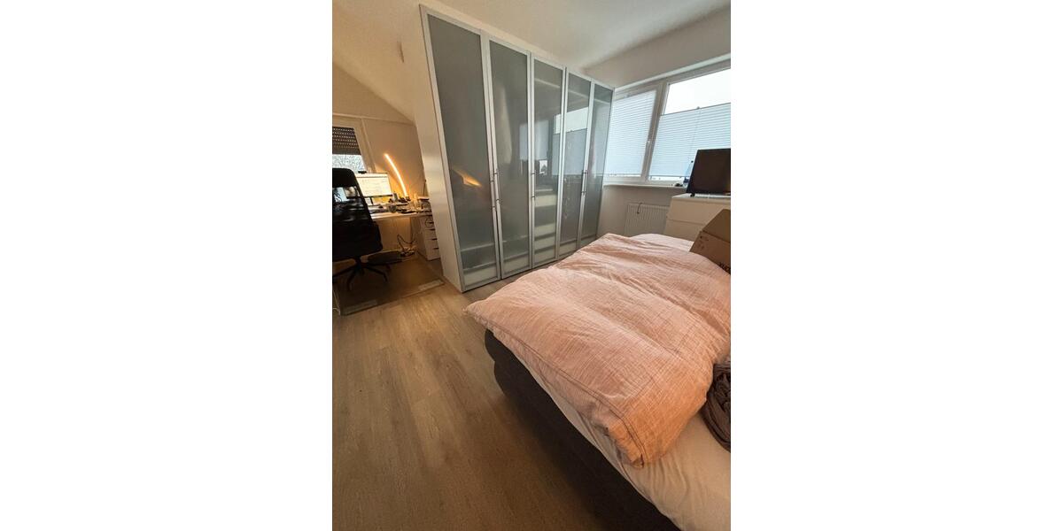 Dachgeschoßwohnung Oberursel (Taunus) - 2.5 Zimmer, 70 m&sup2;, 1.500&euro; | Angebot:25718516