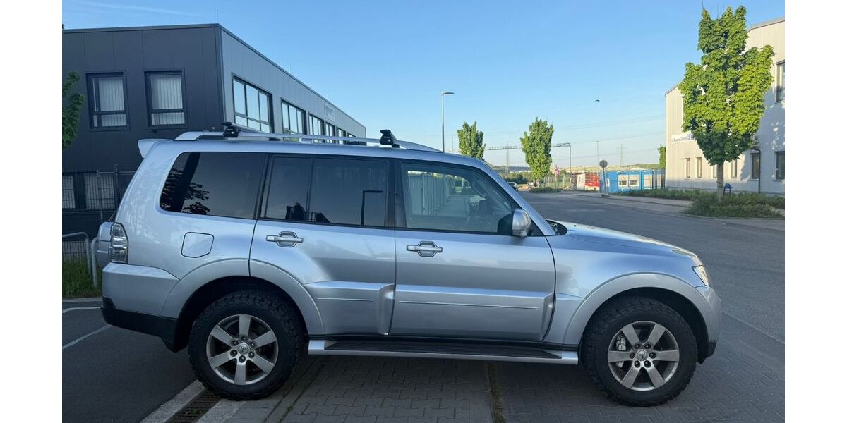 Mitsubishi Pajero 69.000 km 22.850 &euro; Hofheim 65719