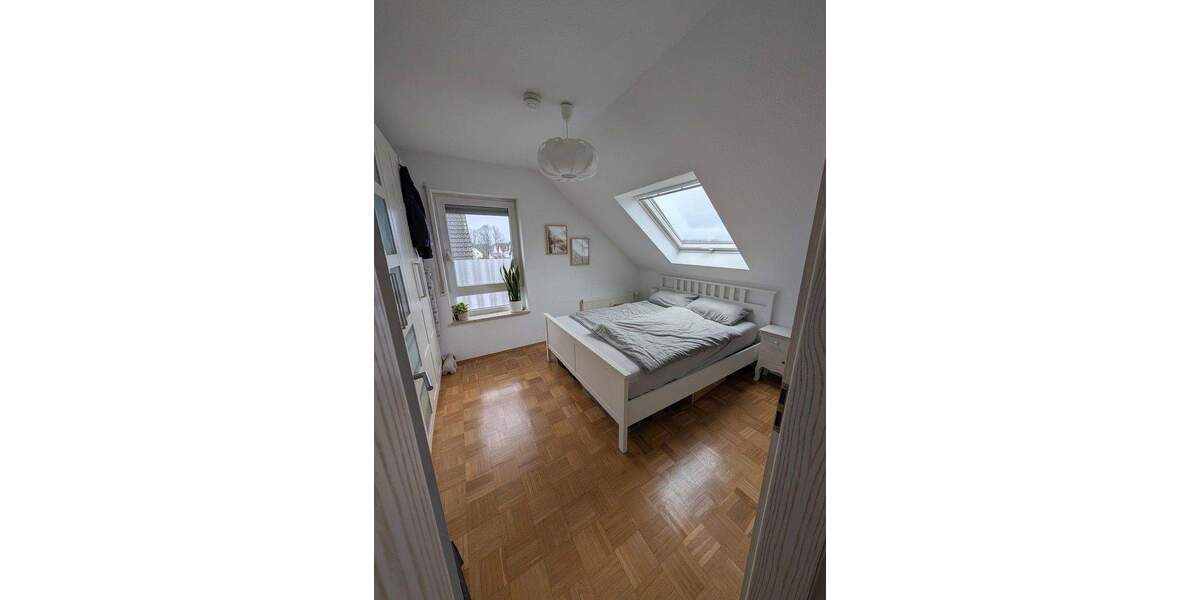 Attraktive 3,5 Zimmer Galeriewohnung mit Südbalkon & 2 Stellplätzen 3 zimmer