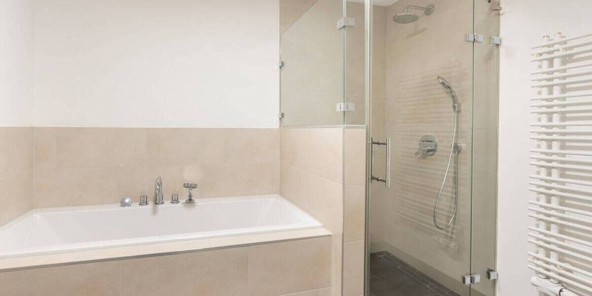 Etagenwohnung Frankfurt am Main Ostend - 2 Zimmer, 127 m&sup2;, 1.150.000&euro; | Angebot:26683594
