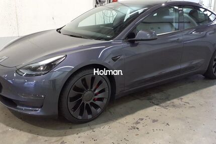 Tesla Model 3 40.302 km 31.986 &euro; Eschborn 65760