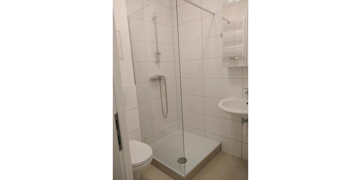 Erdgeschoßwohnung Frankfurt am Main West - 1 Zimmer, 33 m&sup2;, 600&euro; | Angebot:25995693