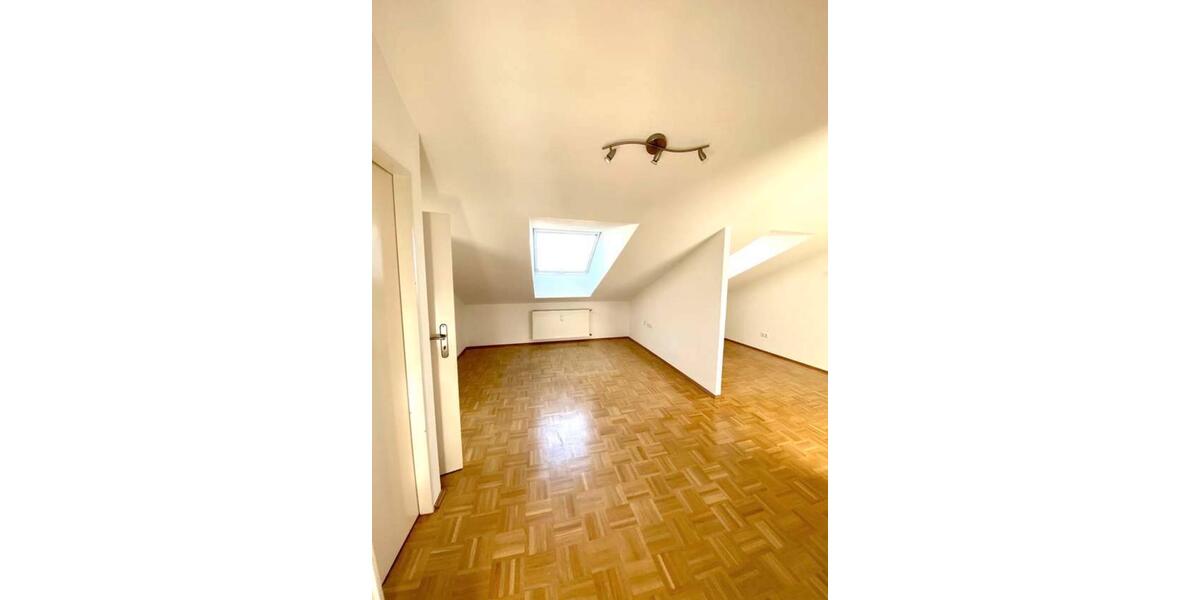 Dachgeschoßwohnung Frankfurt am Main Nied - 1.5 Zimmer, 28 m&sup2;, 730&euro; | Angebot:26425619