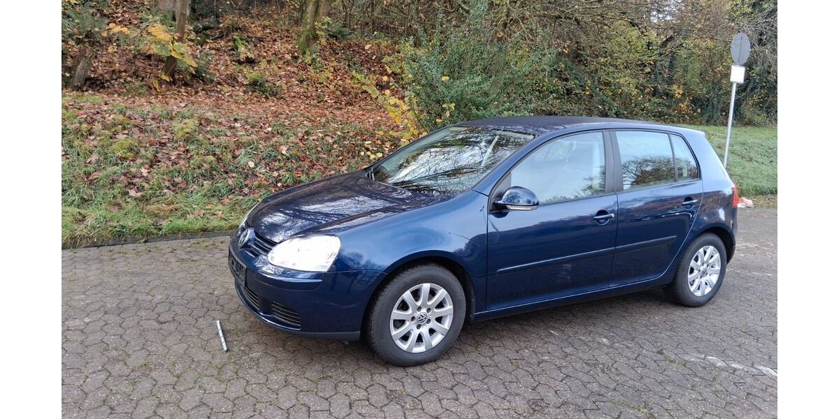 VW Golf 98.000 km 4.700 &euro; Bad Soden 65812