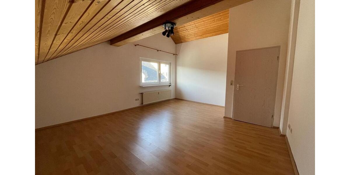 Dachgeschoßwohnung Königstein im Taunus - 4 Zimmer, 170 m&sup2;, 1.700&euro; | Angebot:24488324