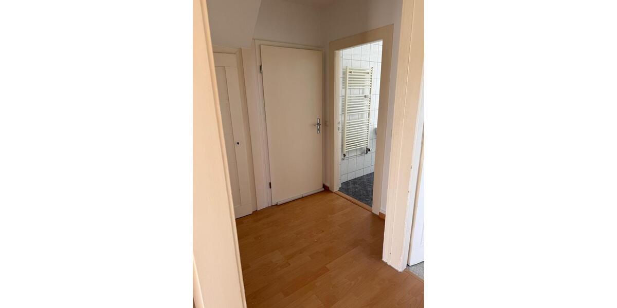 2 Zimmer Küche Bad 2ZKB 700 € + 300 € NK 2 zimmer