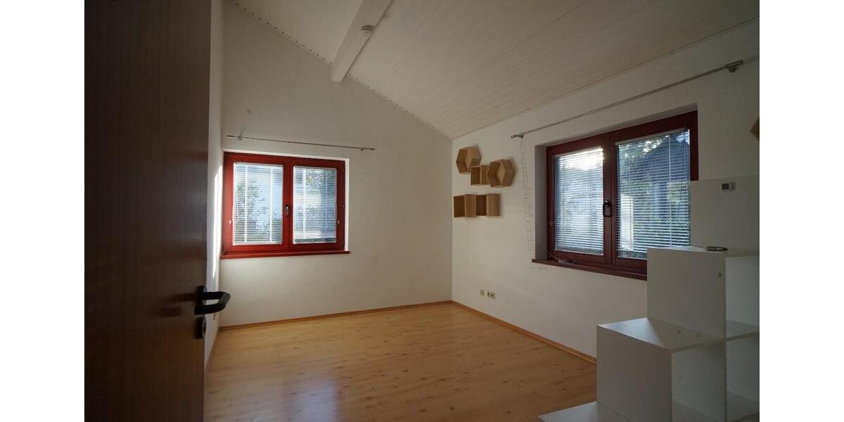Maisonettenwohnung Niedernhausen - 6.5 Zimmer, 165 m&sup2;, 1.650&euro; | Angebot:25084623