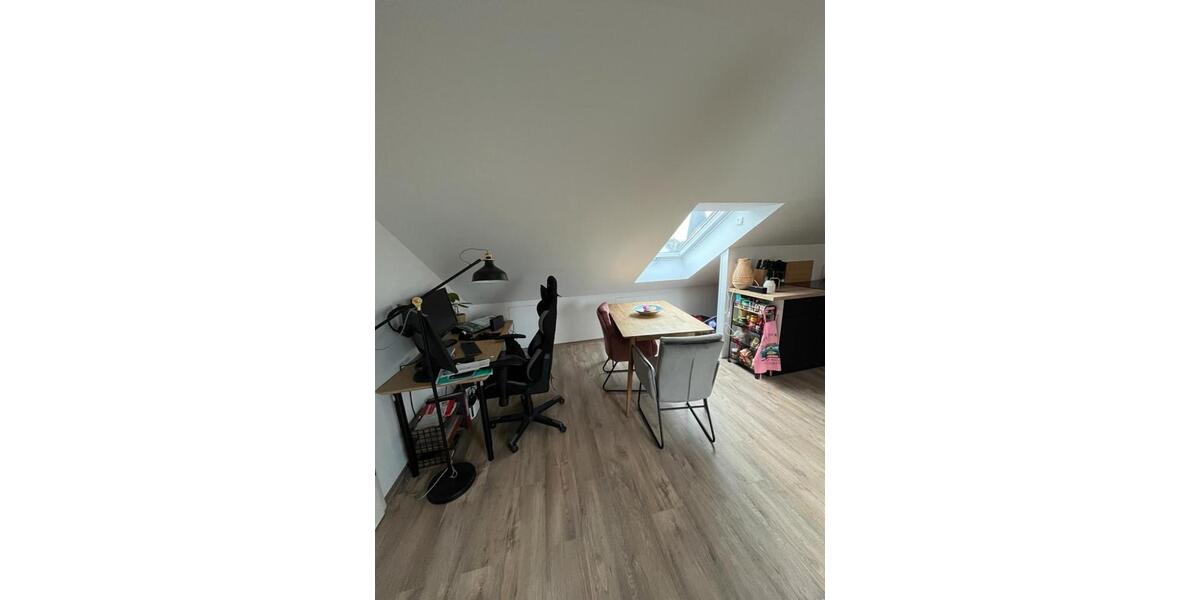 Dachgeschoßwohnung Weiterstadt - 2 Zimmer, 67 m&sup2;, 900&euro; | Angebot:25293201