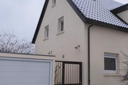 Haus Frankfurt am Main West - 3.5 Zimmer, 153 m&sup2;, 1.900&euro; | Angebot:24536549