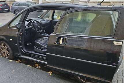 Peugeot 1007 100.000 km 4.000 &euro; Groß-Gerau 64521