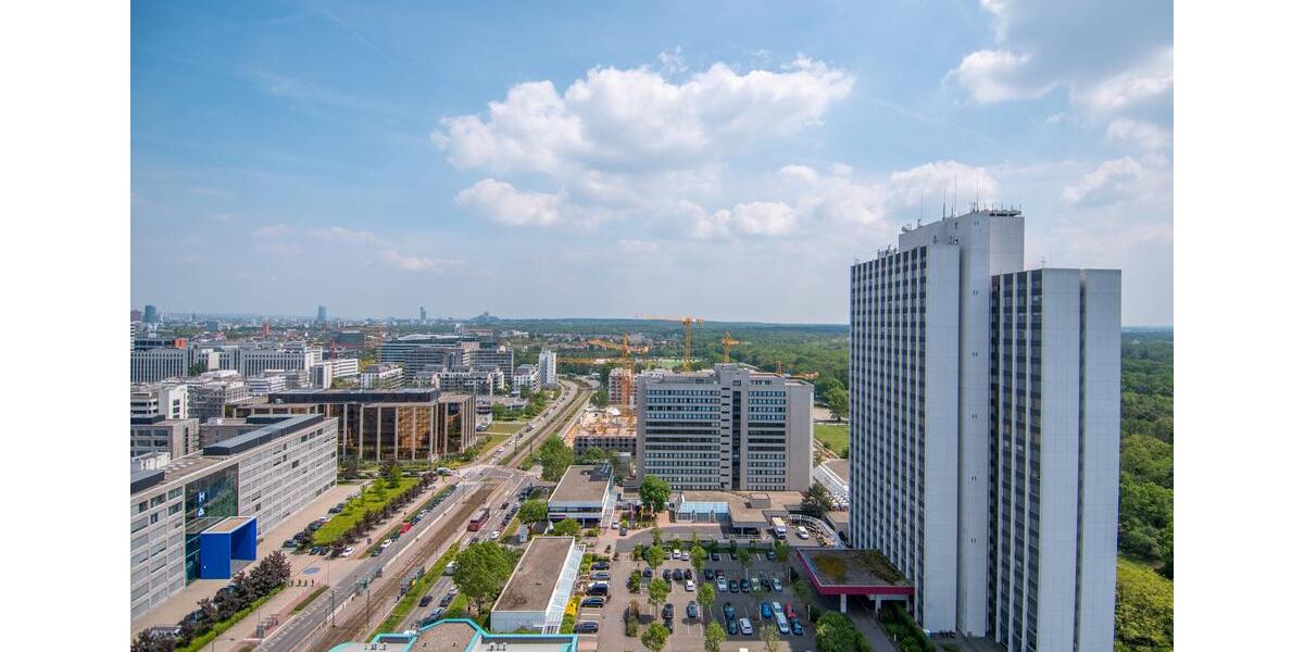 Blick auf die Frankfurter Skyline 2-Zimmerwohnung Singles oder Paare im Ruby Tower 2 zimmer