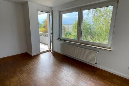 3-Zimmer Wohnung mit 2 Balkonen in Darmstadt-Bessungen zimmer