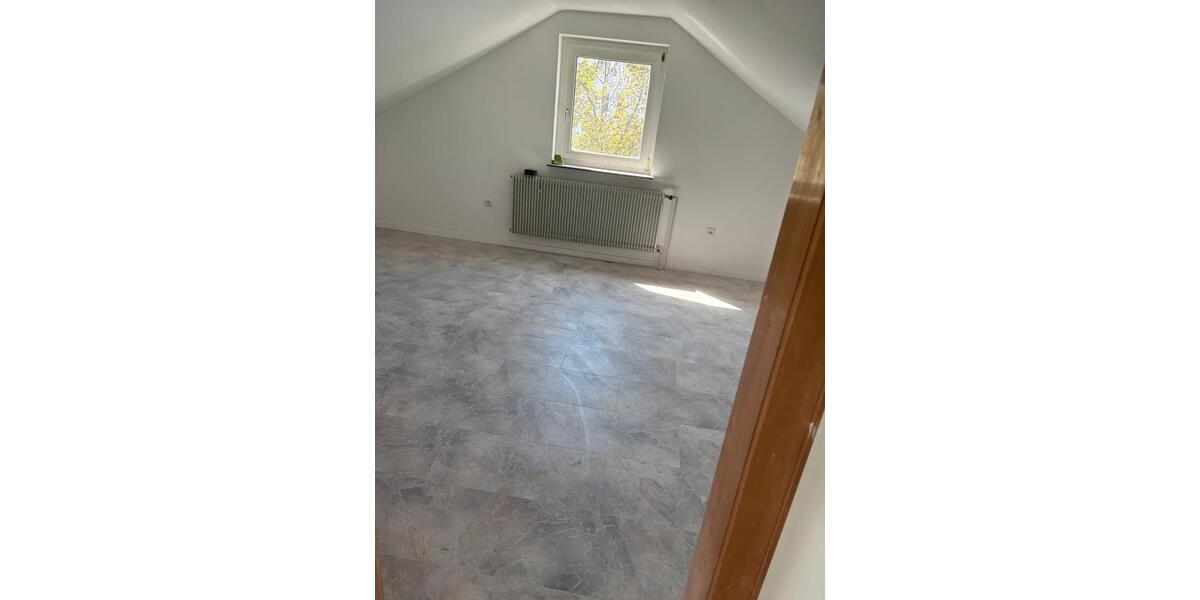 Etagenwohnung Roßdorf - 5 Zimmer, 105 m&sup2;, 1.350&euro; | Angebot:26164196