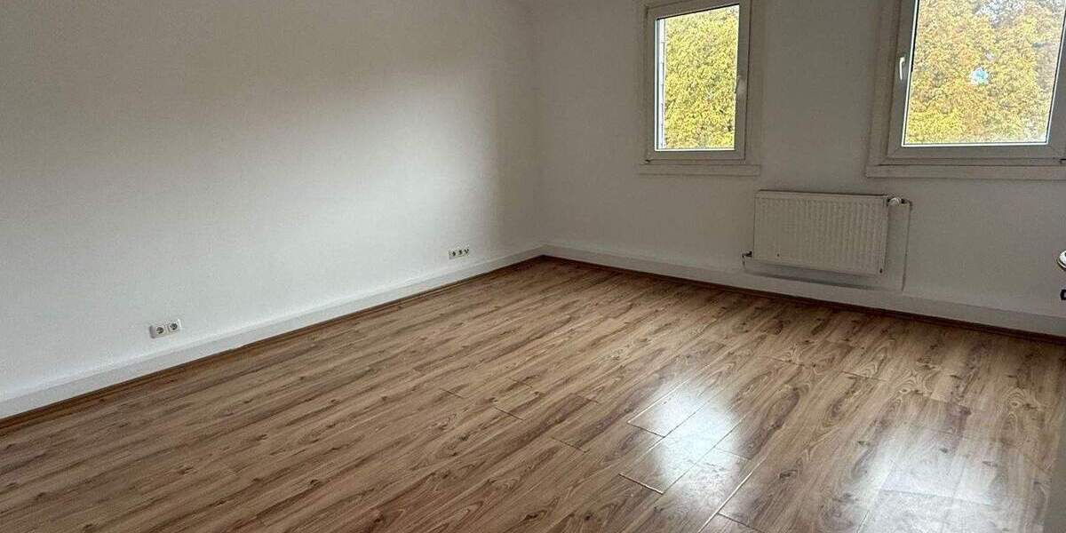 Schöner Altbau in sehr guter Lage! Wohn- und Geschäftshaus mit Garagen, PKW Stellplätze, alles frei! 1 zimmer