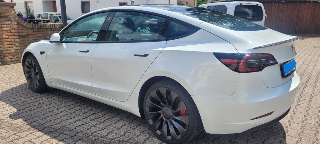 Tesla Model 3 42.000 km 32.900 &euro; Frankfurt 60439