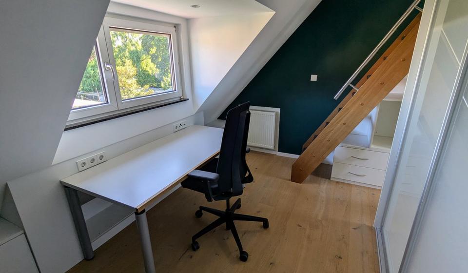Moderne Single-Dachgeschosswohnung (voll möbliert) 2 zimmer