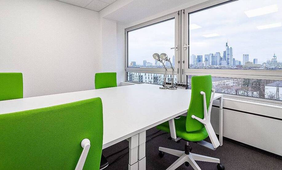Arbeiten mit Skylineblick: professionelle Offices und Coworking - All-in-Miete