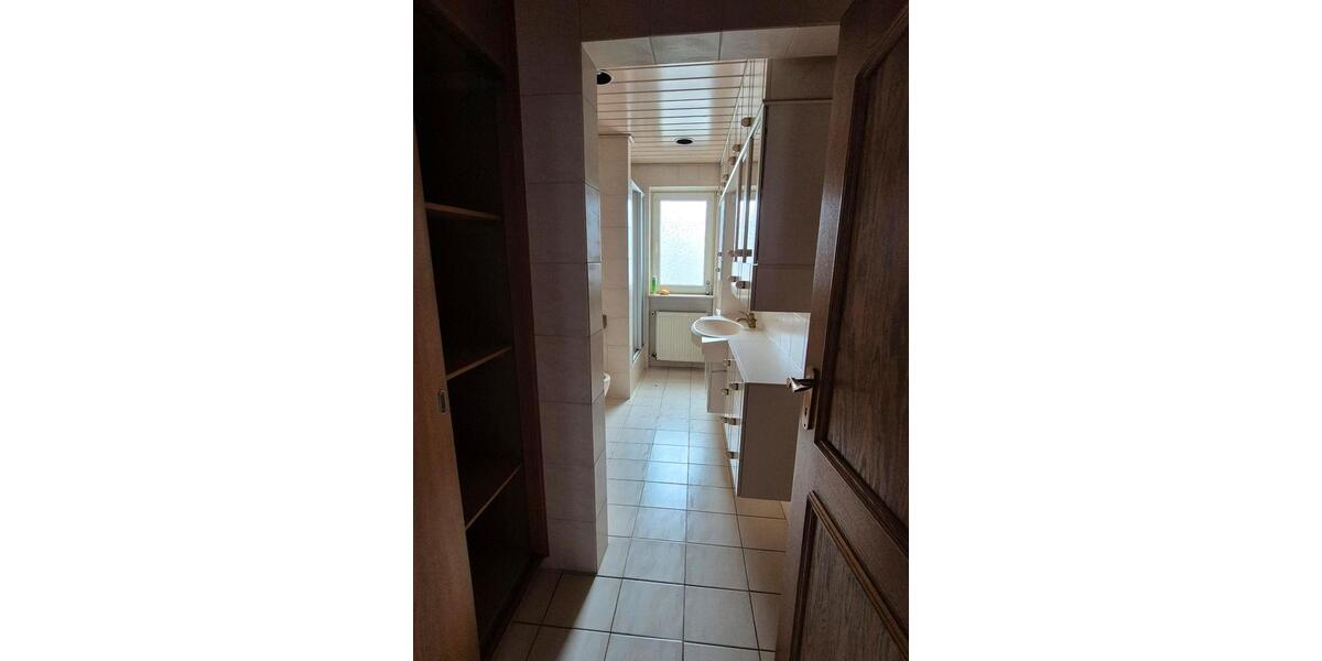 Etagenwohnung Langenselbold - 4 Zimmer, 140 m&sup2;, 1.260&euro; | Angebot:25323850