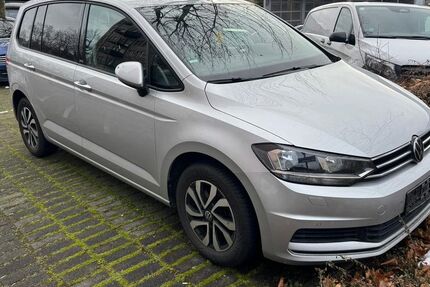 VW Touran 114.368 km 20.430 &euro; Rüsselsheim 65428