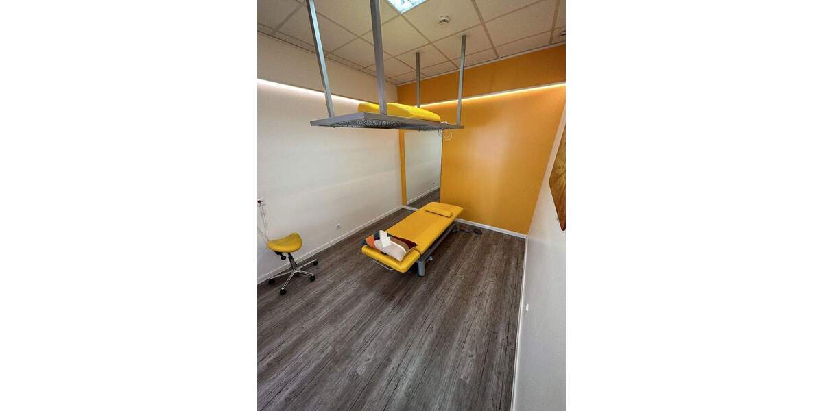 Ladenlokal im Erdgeschoss mit großer Schaufensterfront in Dietzenbach zimmer