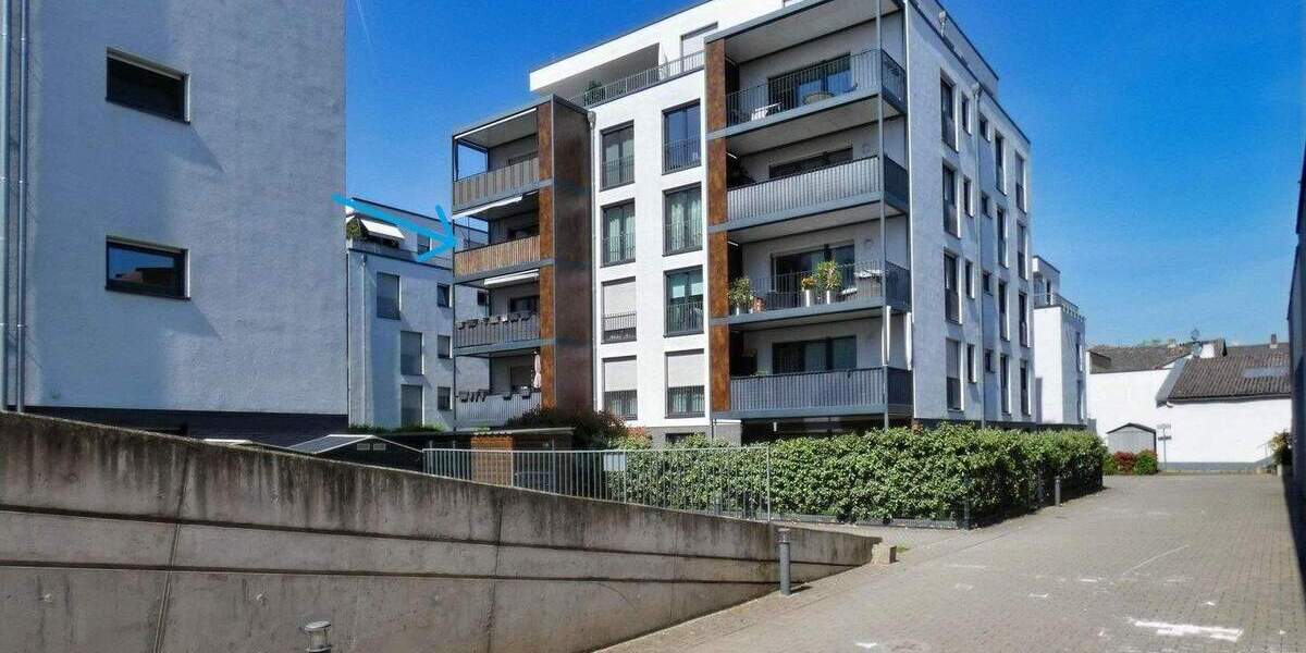 Stilvoll wohnen in begehrter Lage - Großzügige 4-Zimmer-Wohnung mit Balkon - Aufzug und TG 4 zimmer