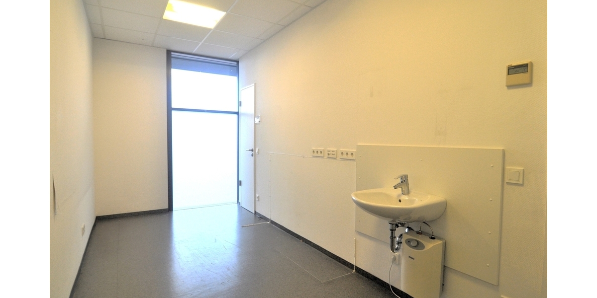 Praxis- oder Bürofläche mit Penthouse-Feeling im modernen Ärztehaus - Gewerbeobjekt Königstein | Angebot:26975149
