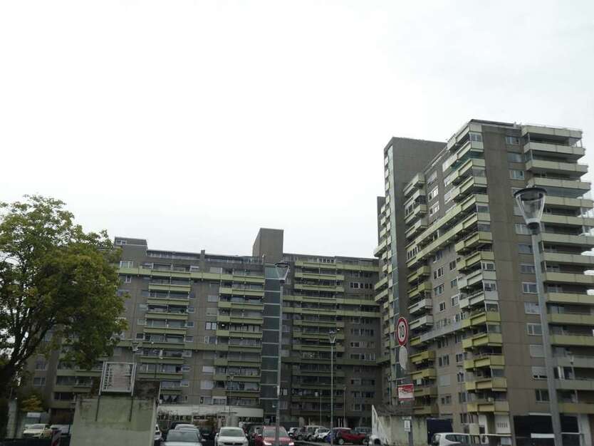 Wohnung zum Kaufen in Hattersheim am Main 295.000 € 178 m² 5.5 zimmer